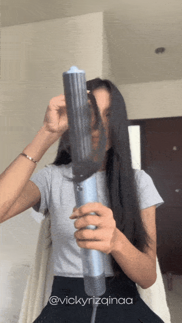 vicky3.gif