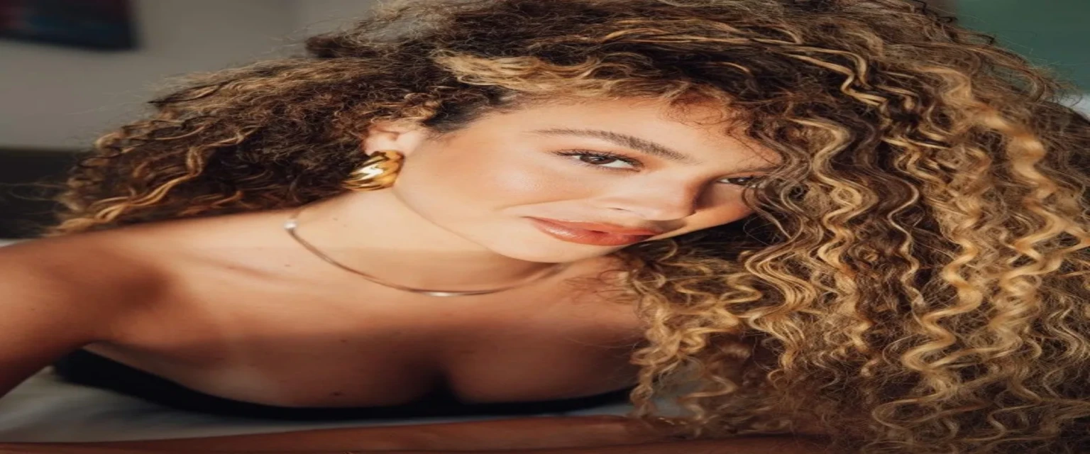 Escova Secadora Funciona em Cabelo Cacheado
